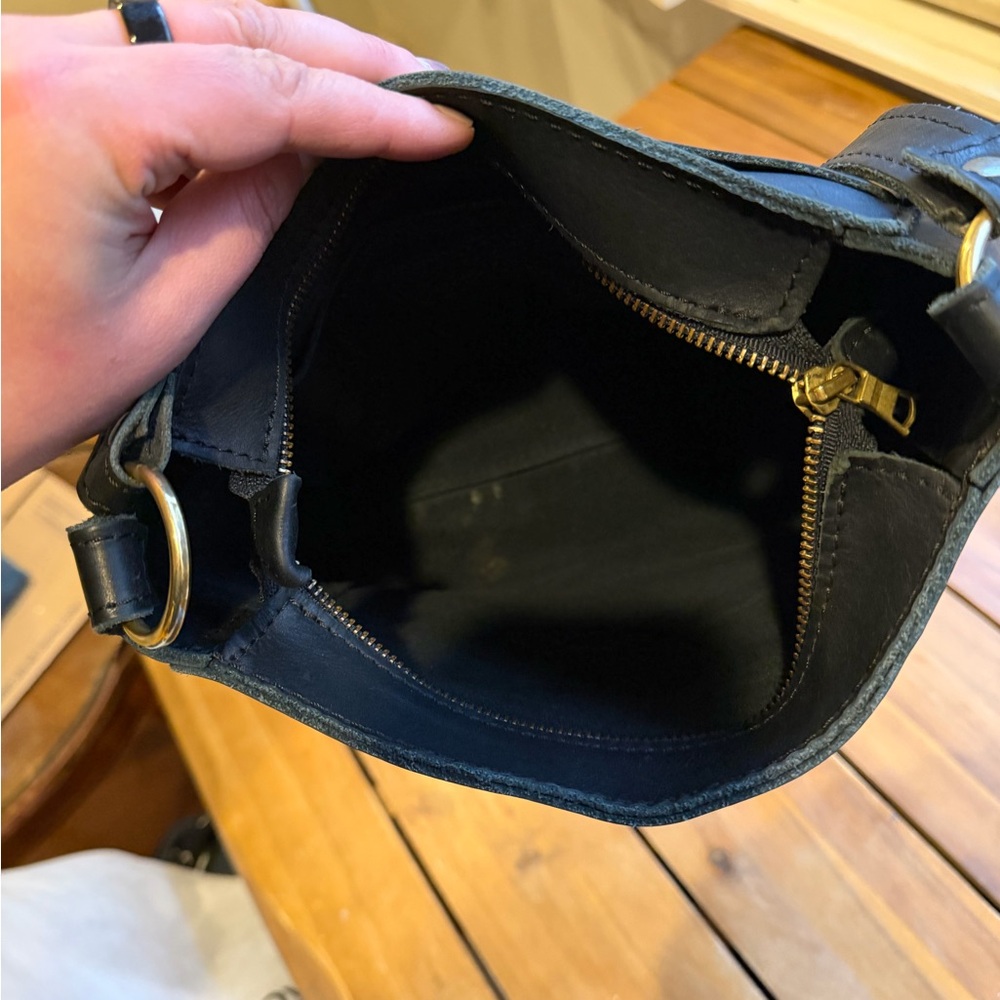 Portland Leather Goods Triangle Black Shoulder Bag - Picture 3 of 8